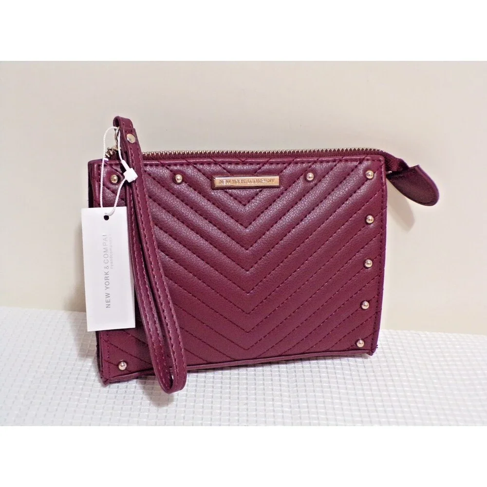 New York & Company Beautiful Maroon w/Gold Tone Zip Wristlet Faux Leather NWT